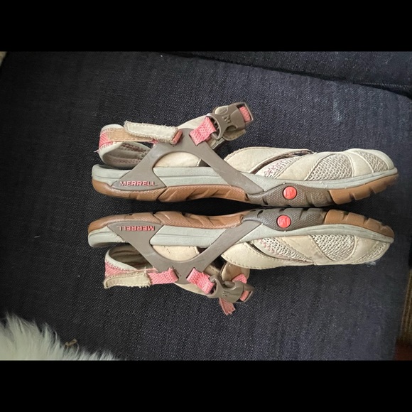 Merrell Closed-Toe Sandals - Picture 3 of 3